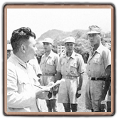 在國防部政幹班點閱八期受訓學員。（1951.03.20）